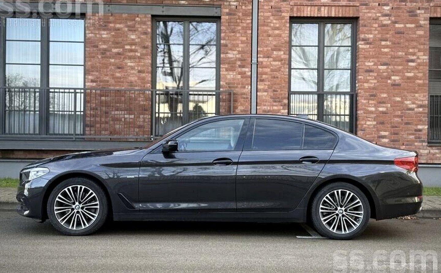 BMW 520 — foto 5