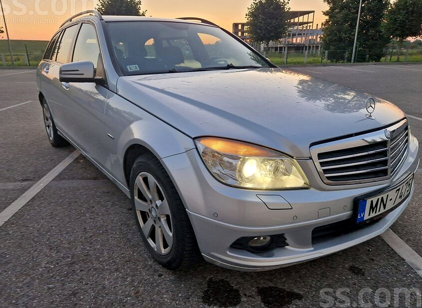 Mercedes-Benz C200 — foto 2