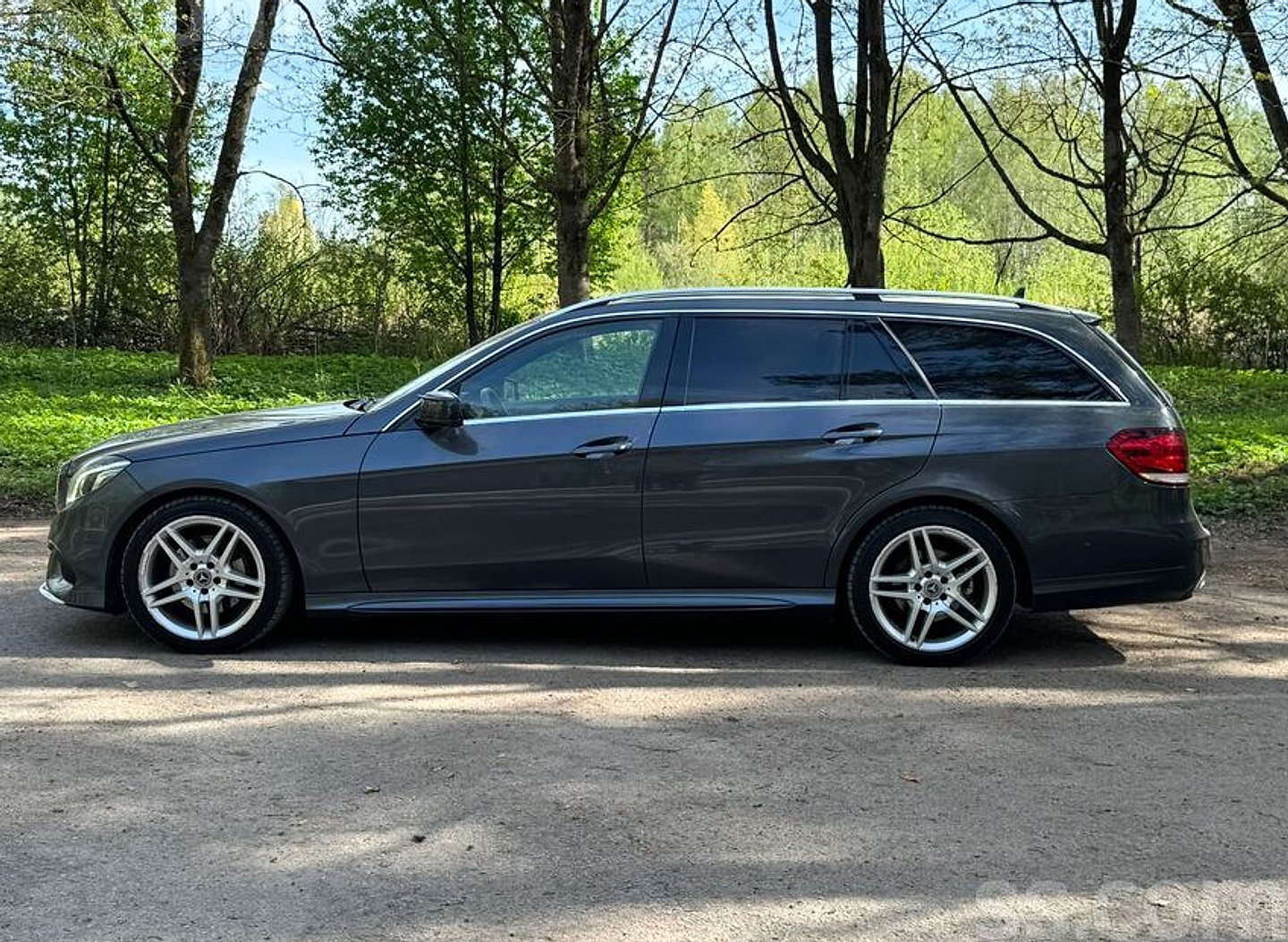 Mercedes-Benz E300 — foto 2