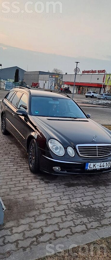 Mercedes-Benz E270 — foto 2