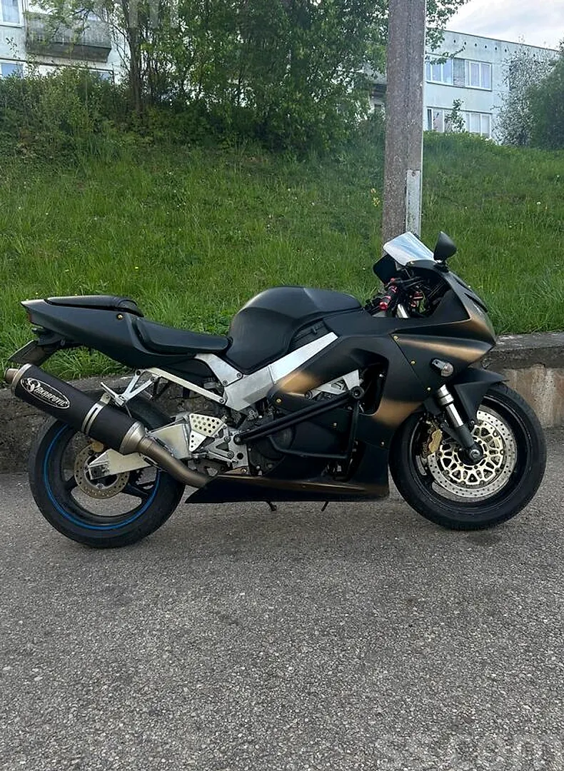Honda Cbr, 2000. gads