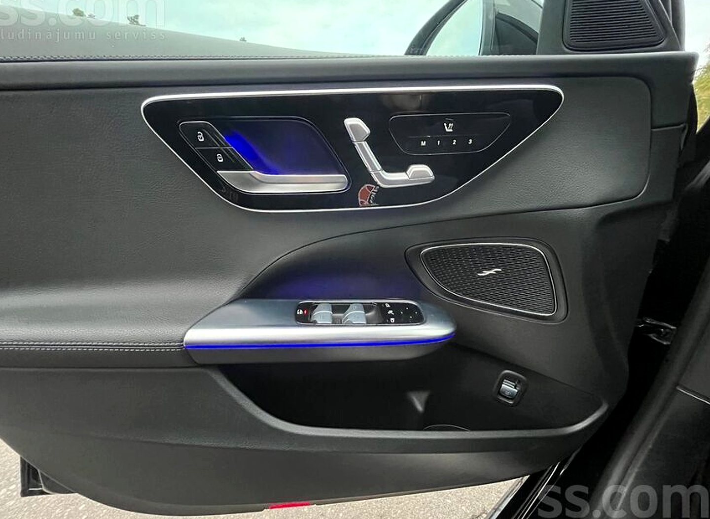 Mercedes-Benz C300 — foto 6