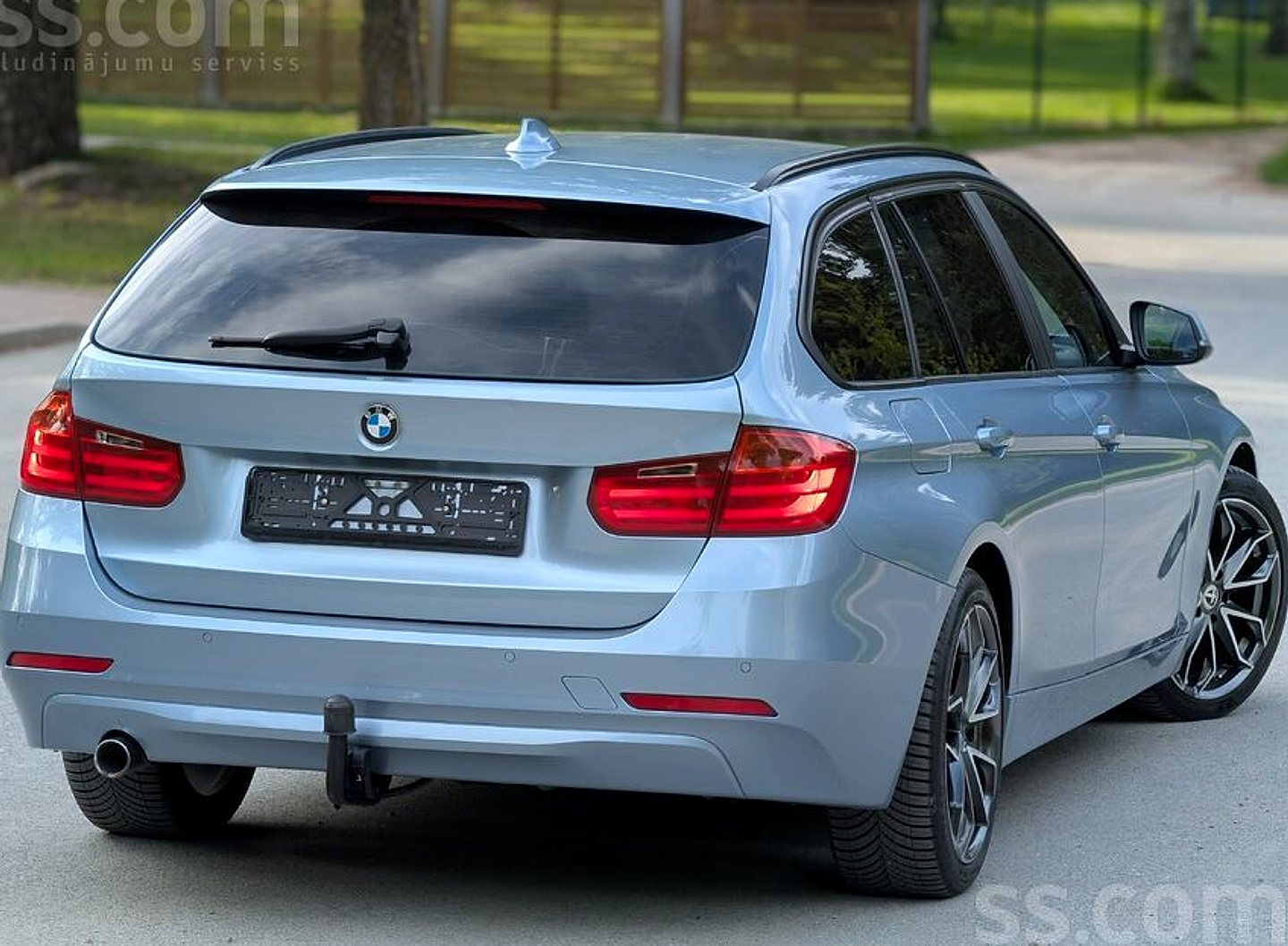 BMW 320 — foto 4