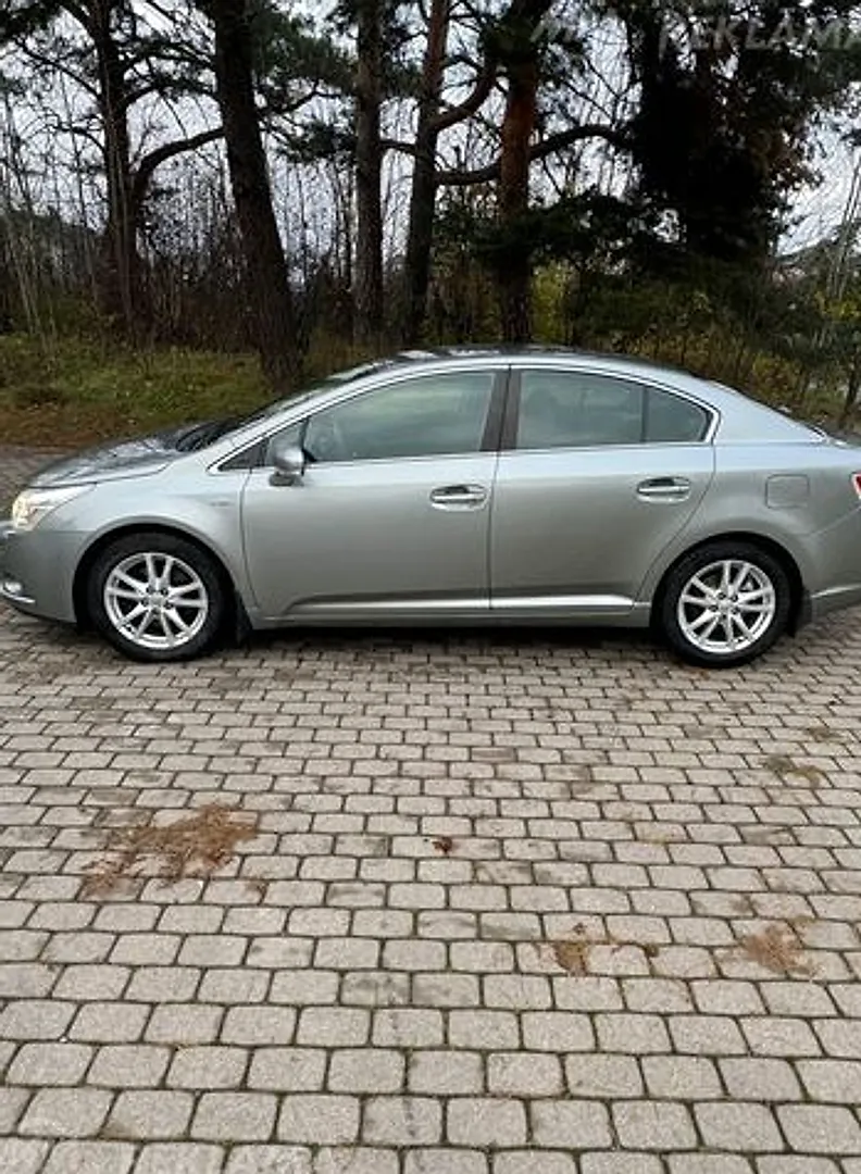 Toyota Avensis, 2011. gads