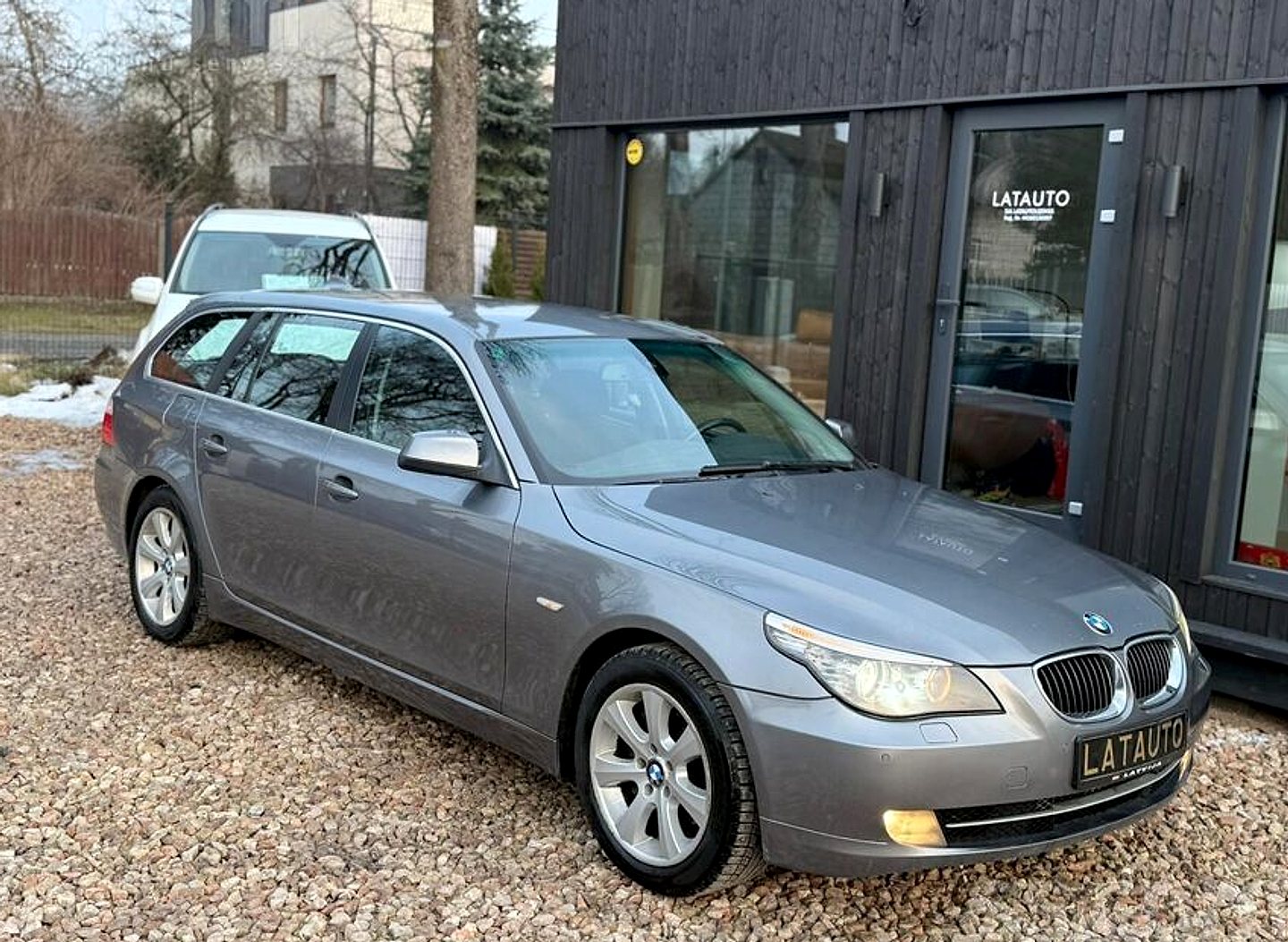 BMW 530 — foto 2