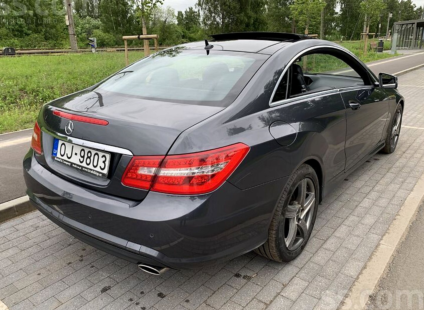 Mercedes-Benz E350 — foto 6