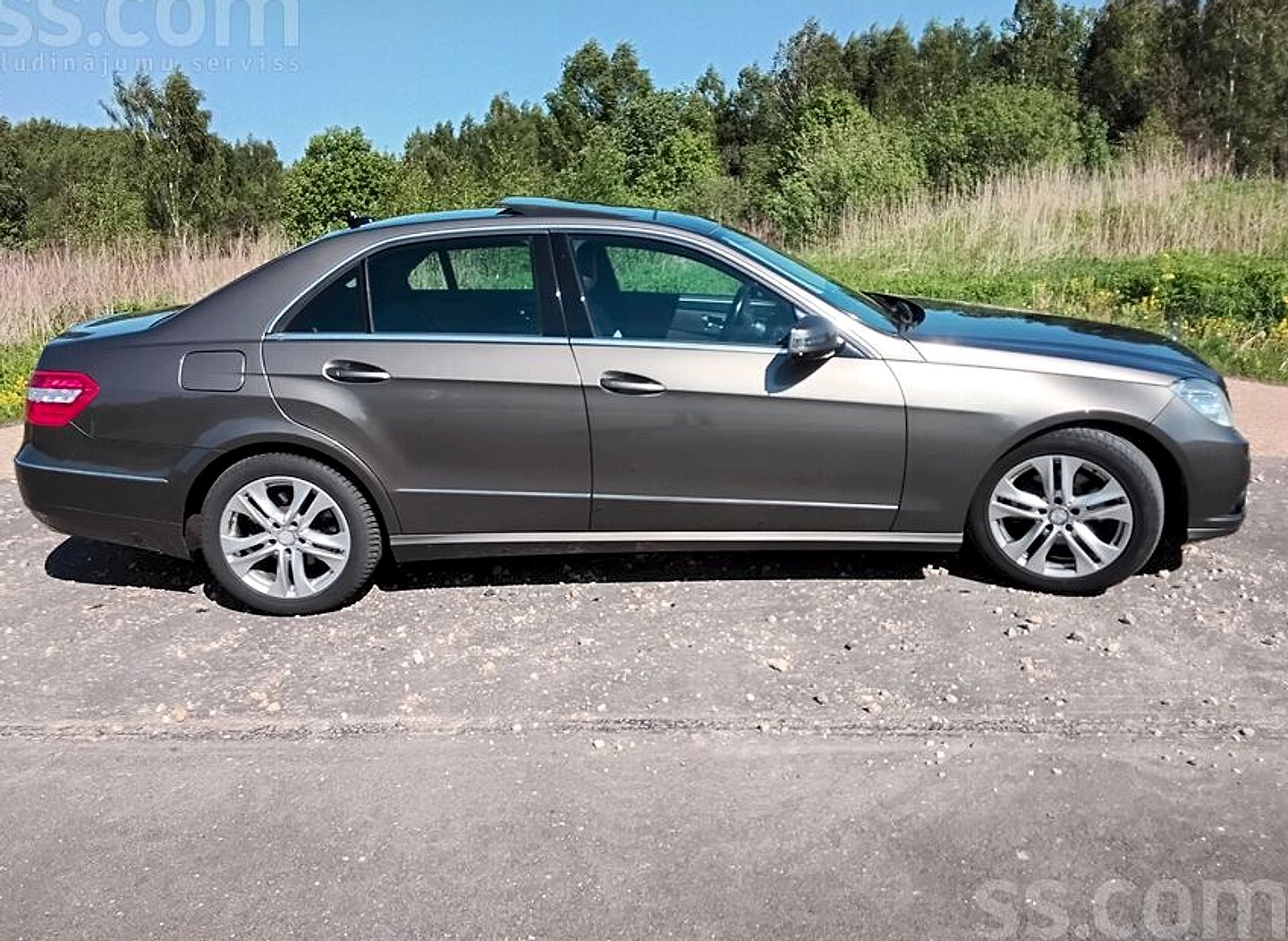 Mercedes-Benz E200 — foto 5