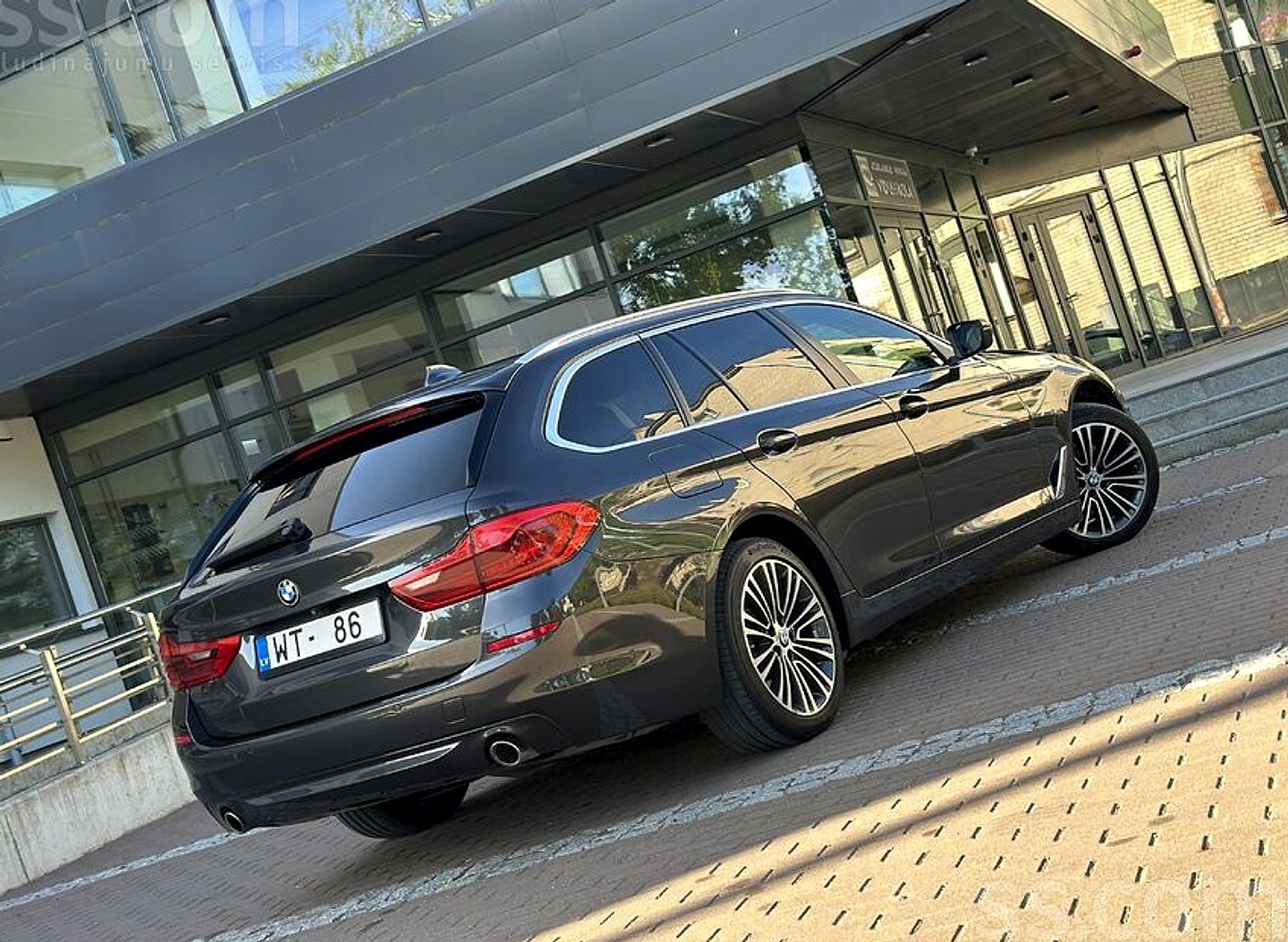 BMW 520 — foto 3
