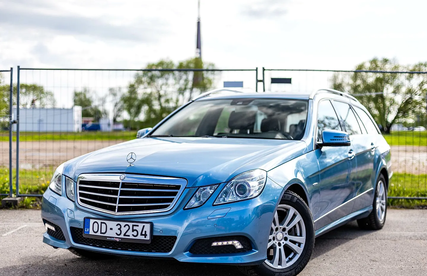 Mercedes-Benz Benz E 200, 2010. gads