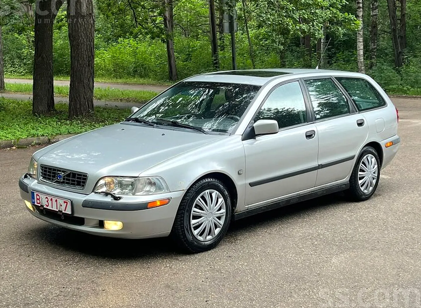 Volvo V40, 2004. gads