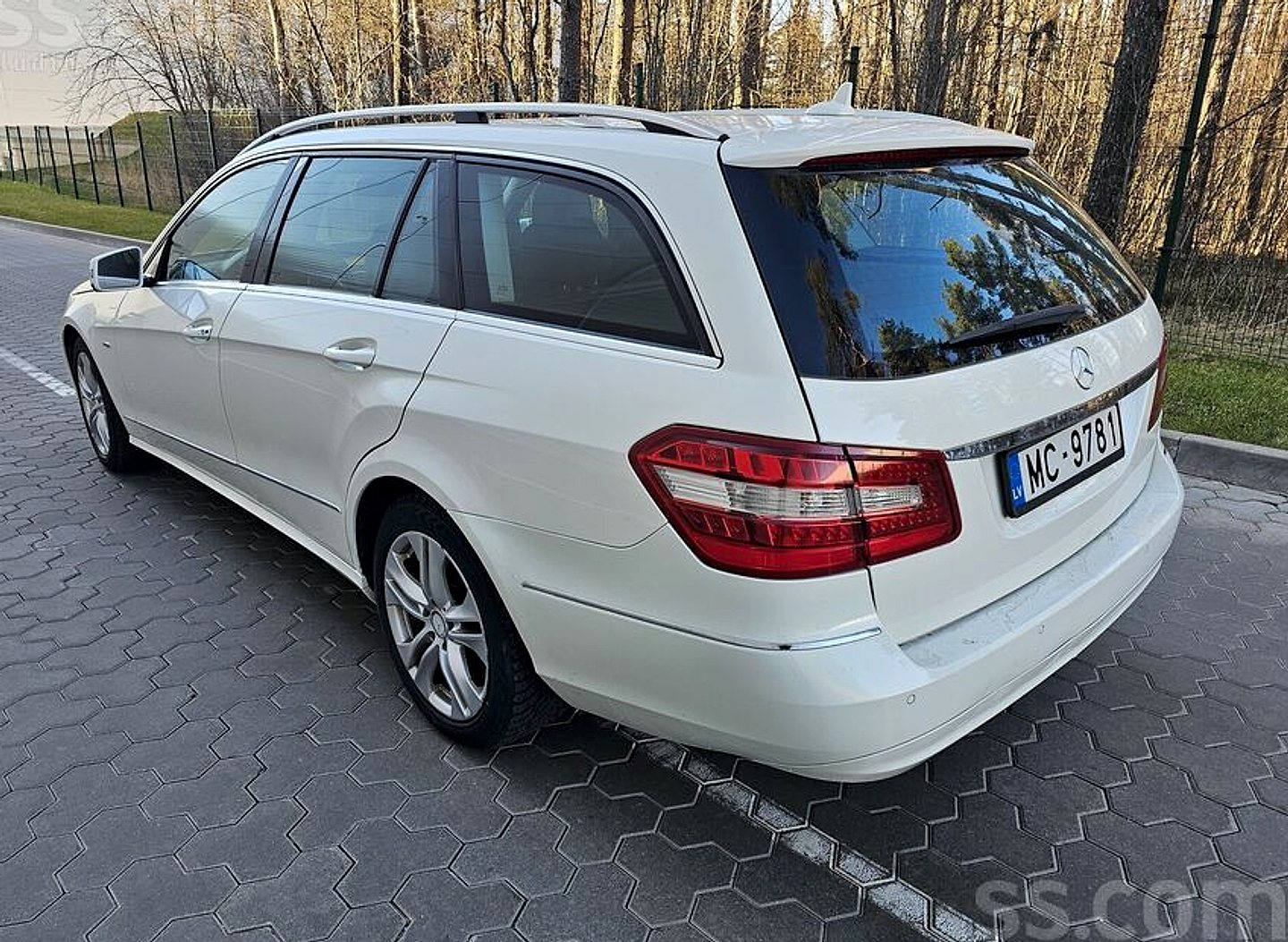 Mercedes-Benz E250 — foto 4