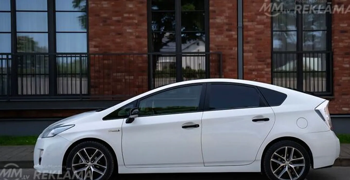 Toyota Prius, 2012. gads