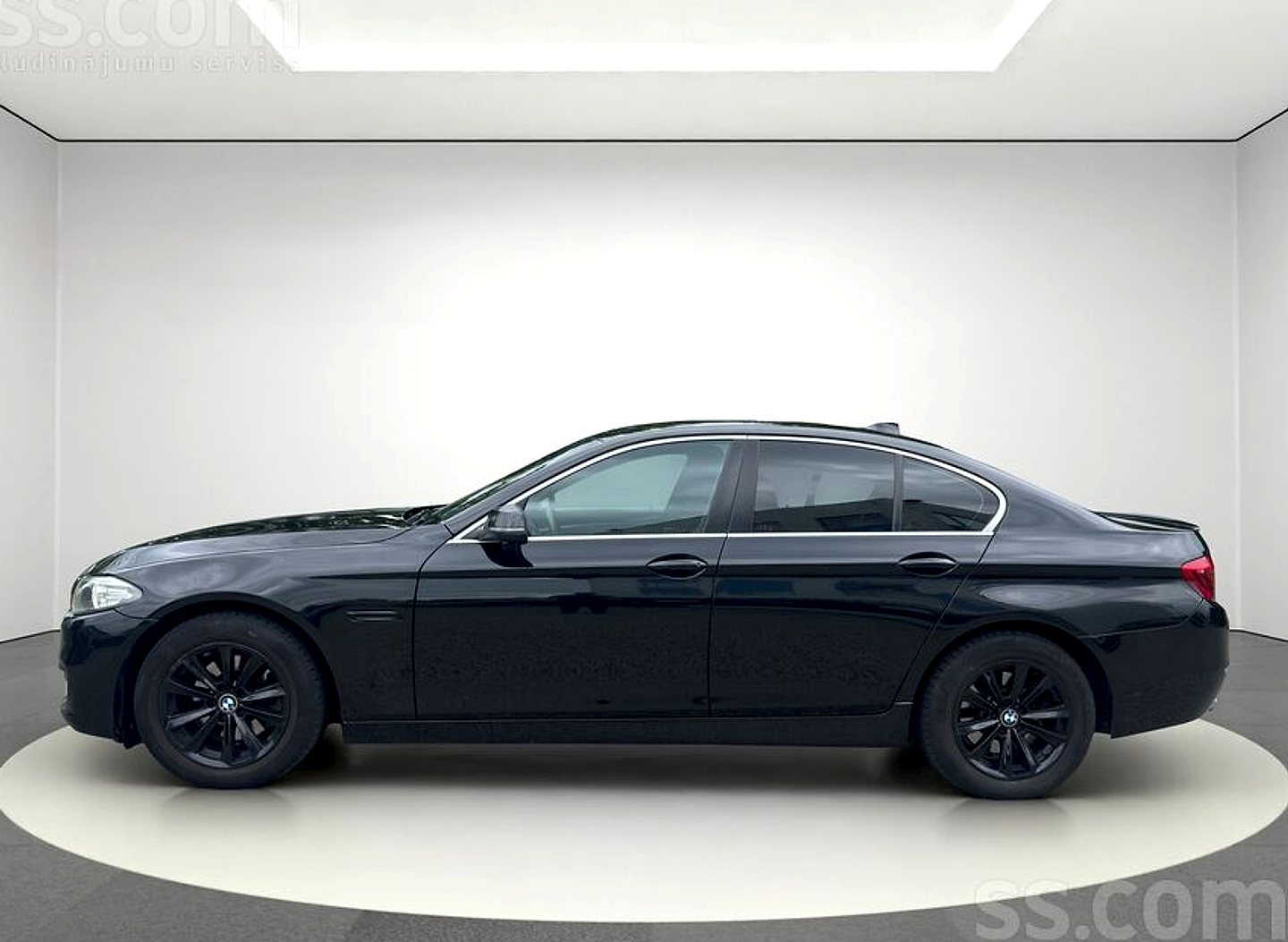 BMW 520 — foto 2