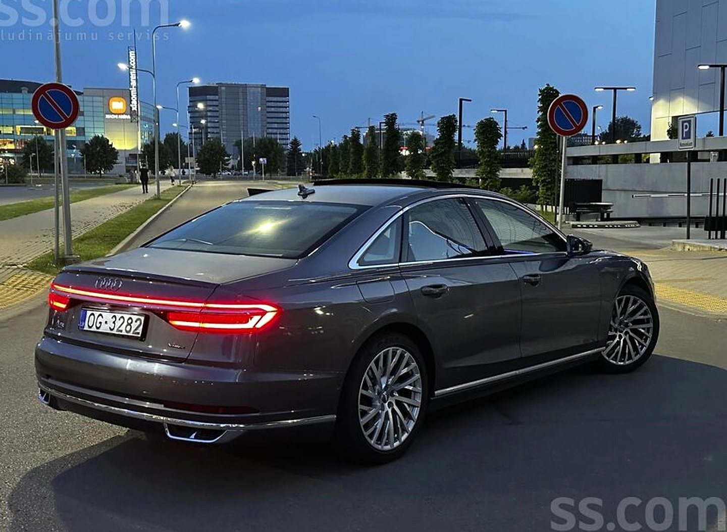 Audi A8 — foto 6