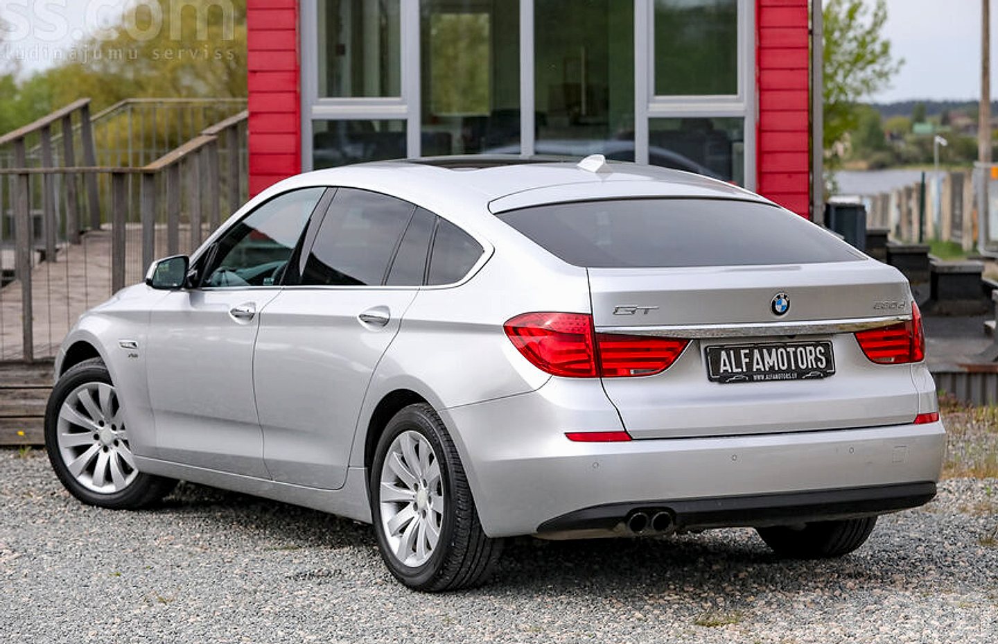 BMW 530 — foto 3