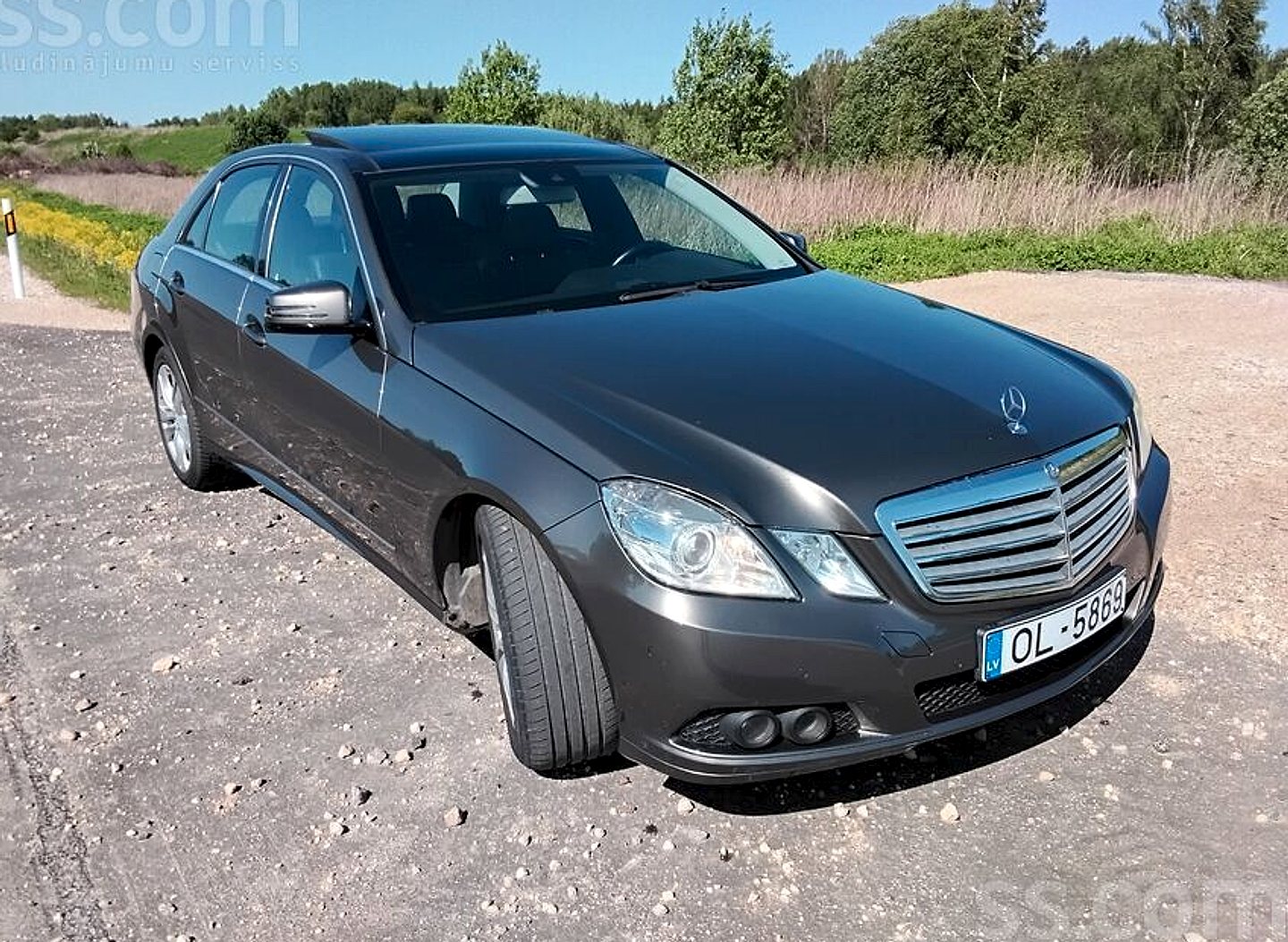 Mercedes-Benz E200 — foto 4
