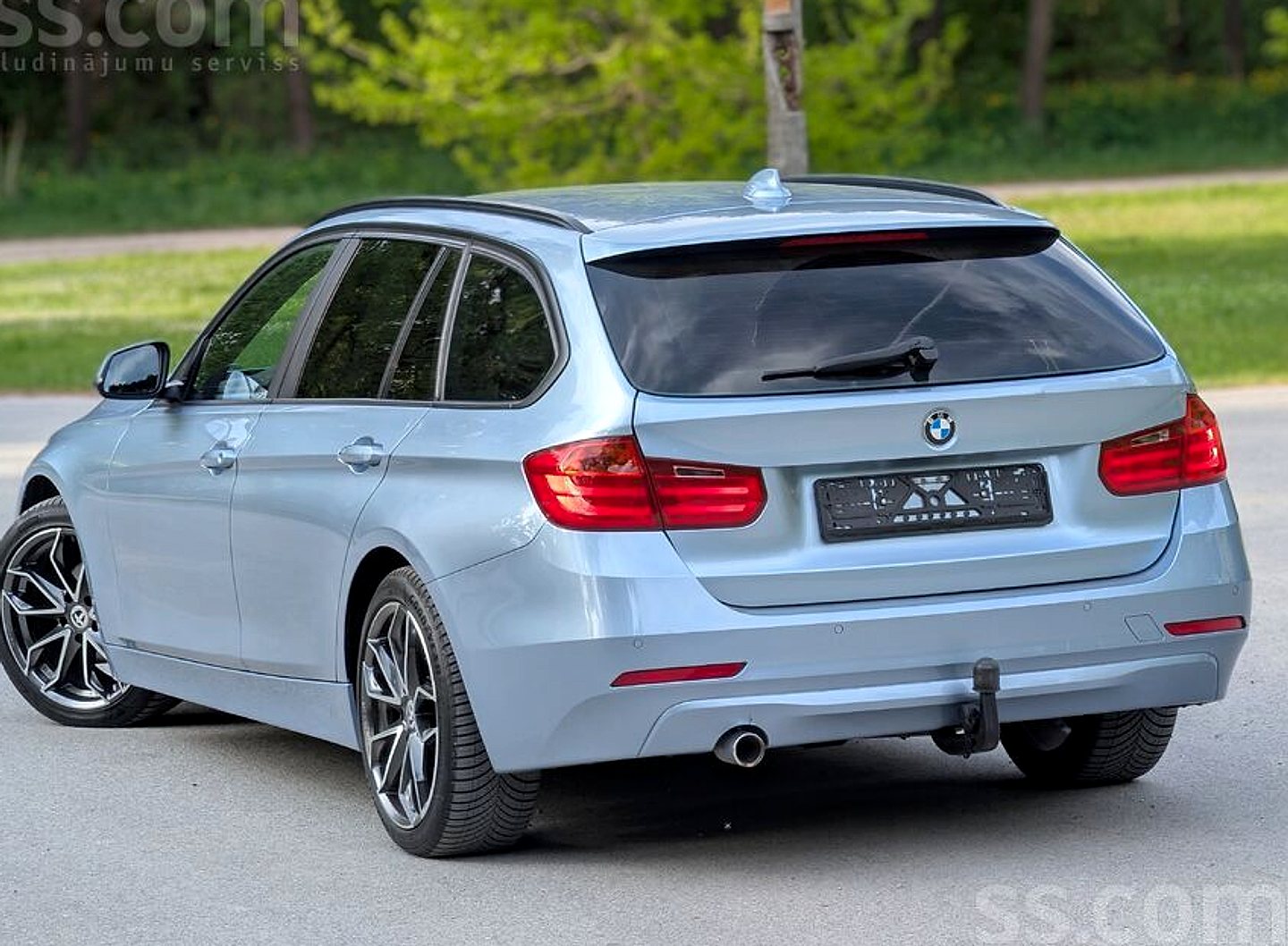 BMW 320 — foto 2
