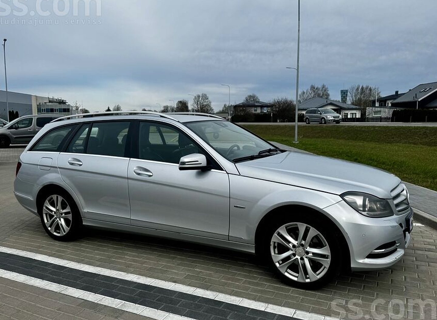 Mercedes-Benz C220 — foto 4