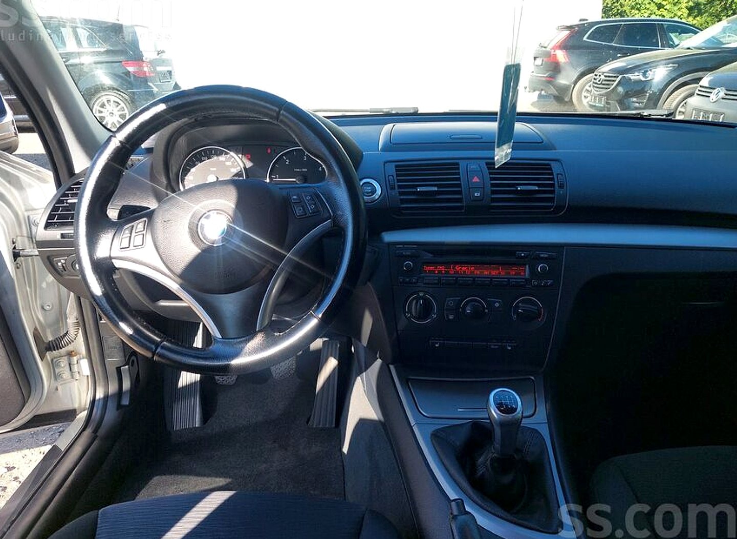 BMW 118 — foto 5