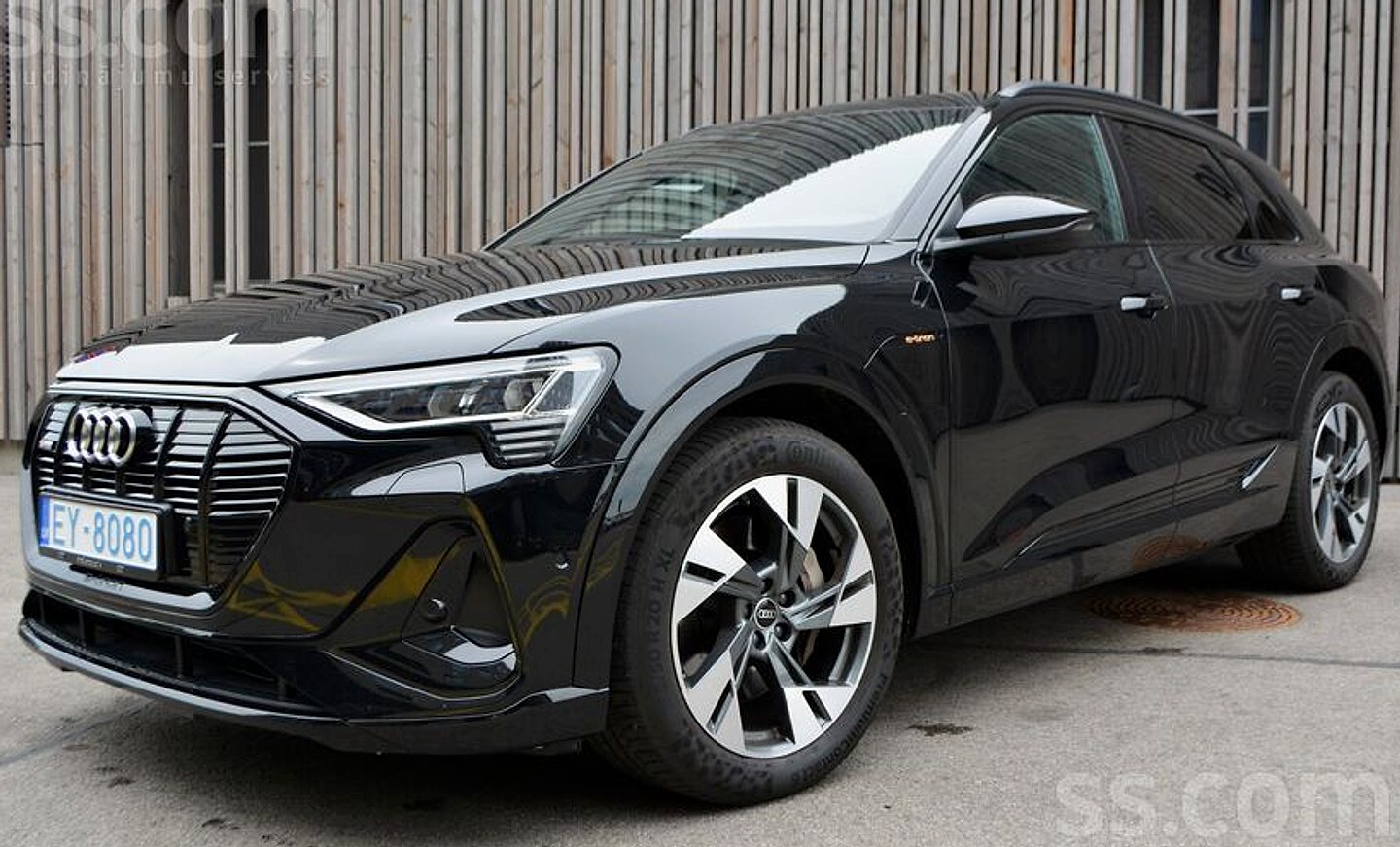Audi E-tron — foto 2