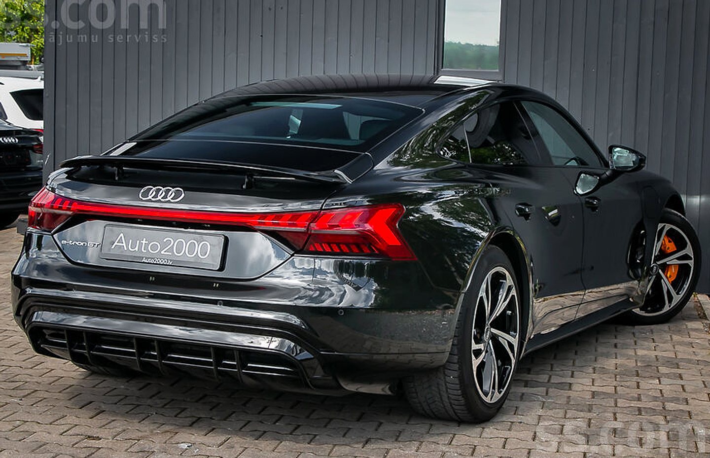 Audi E-tron — foto 6