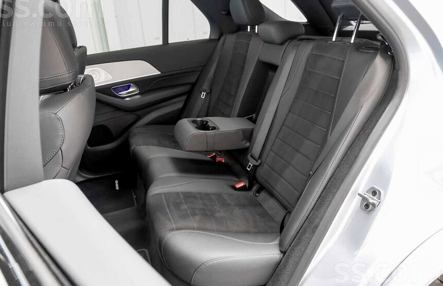 Mercedes-Benz GLE 350 — foto 6