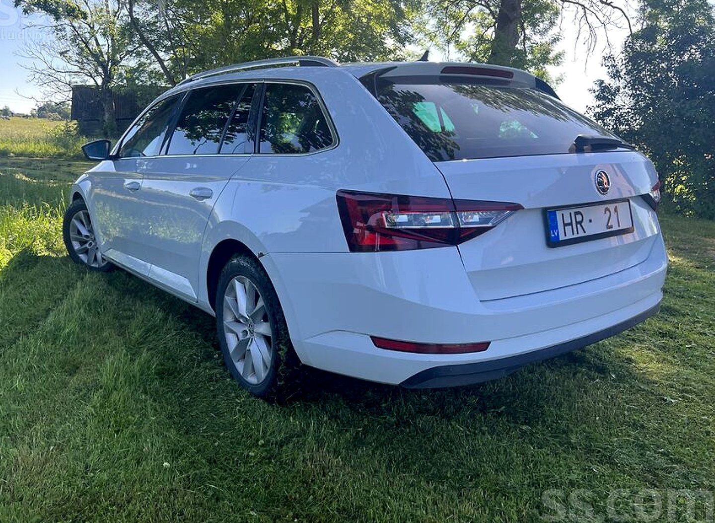 Škoda Superb — foto 6