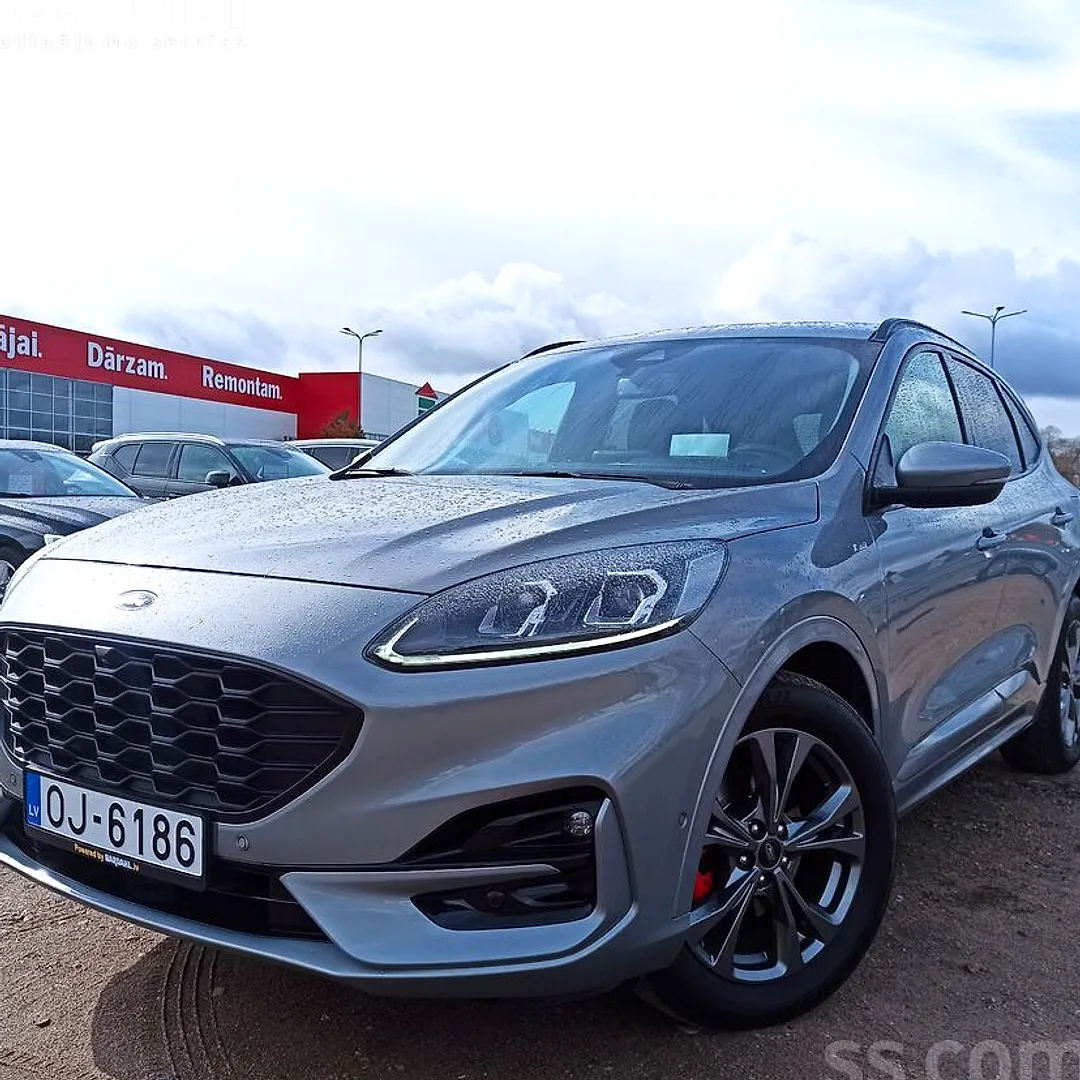 Ford Kuga, 2022. gads