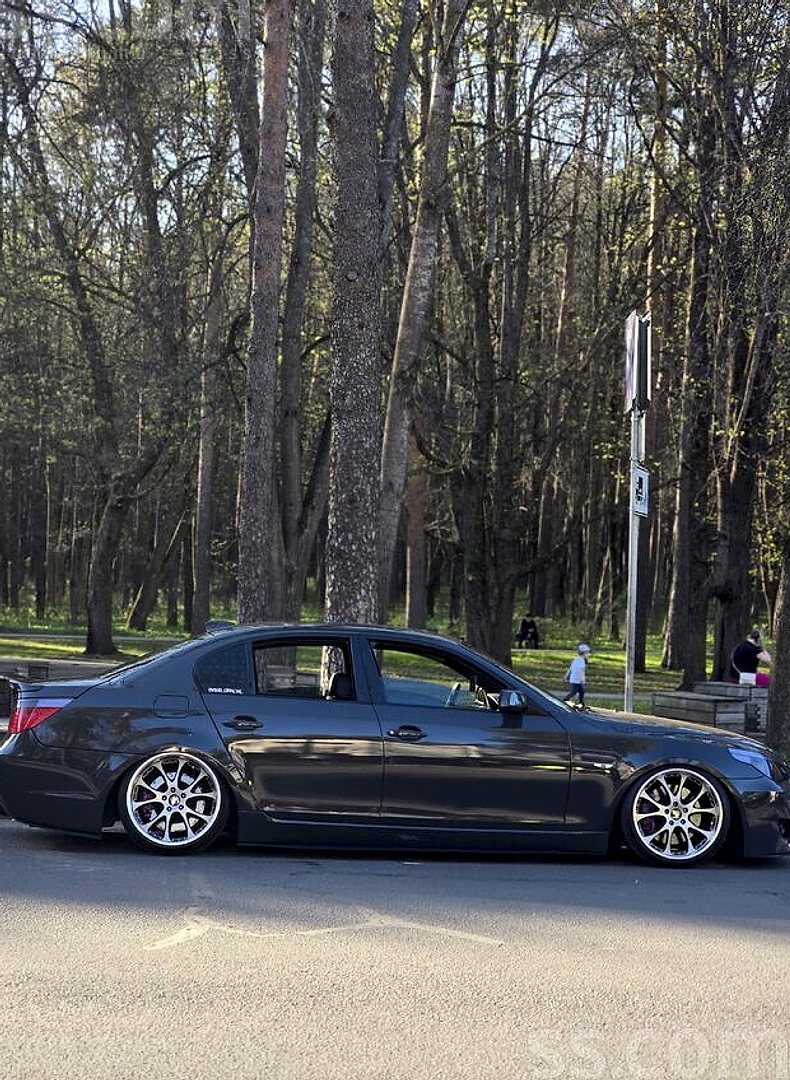 BMW 545 — foto 2