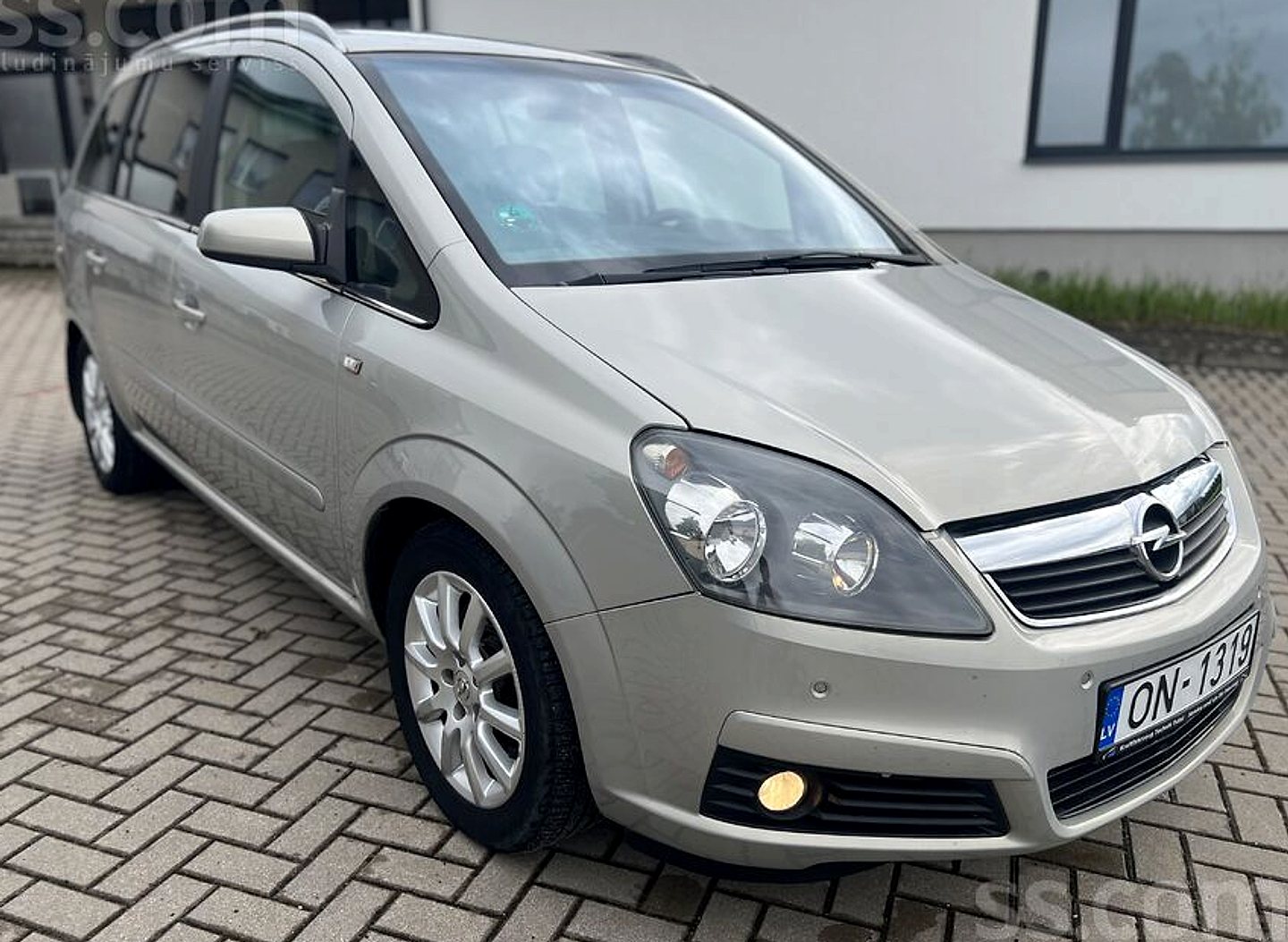 Opel Zafira — foto 2