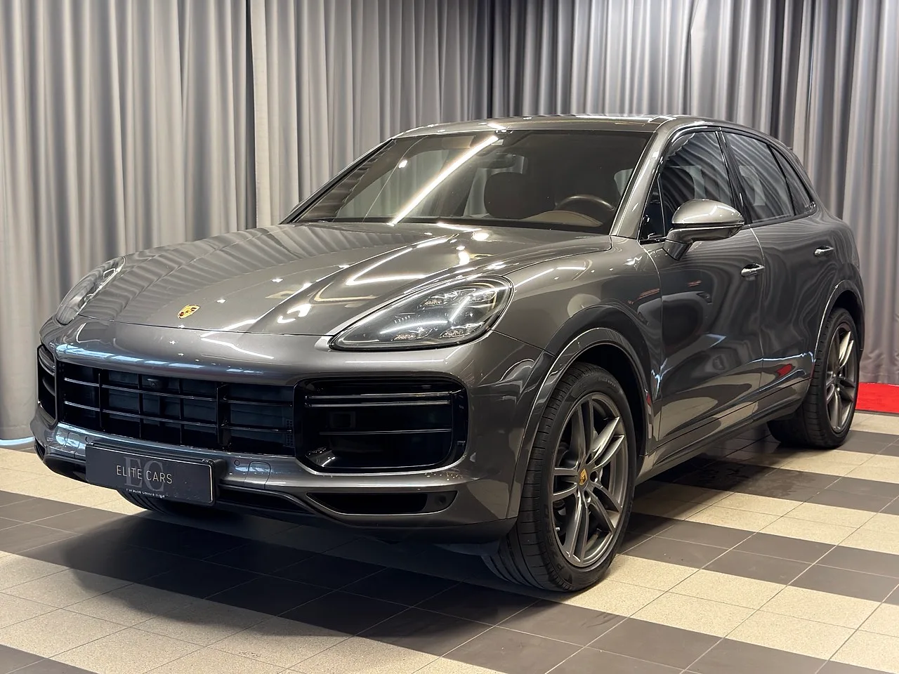 Porsche Cayenne, 2019. gads