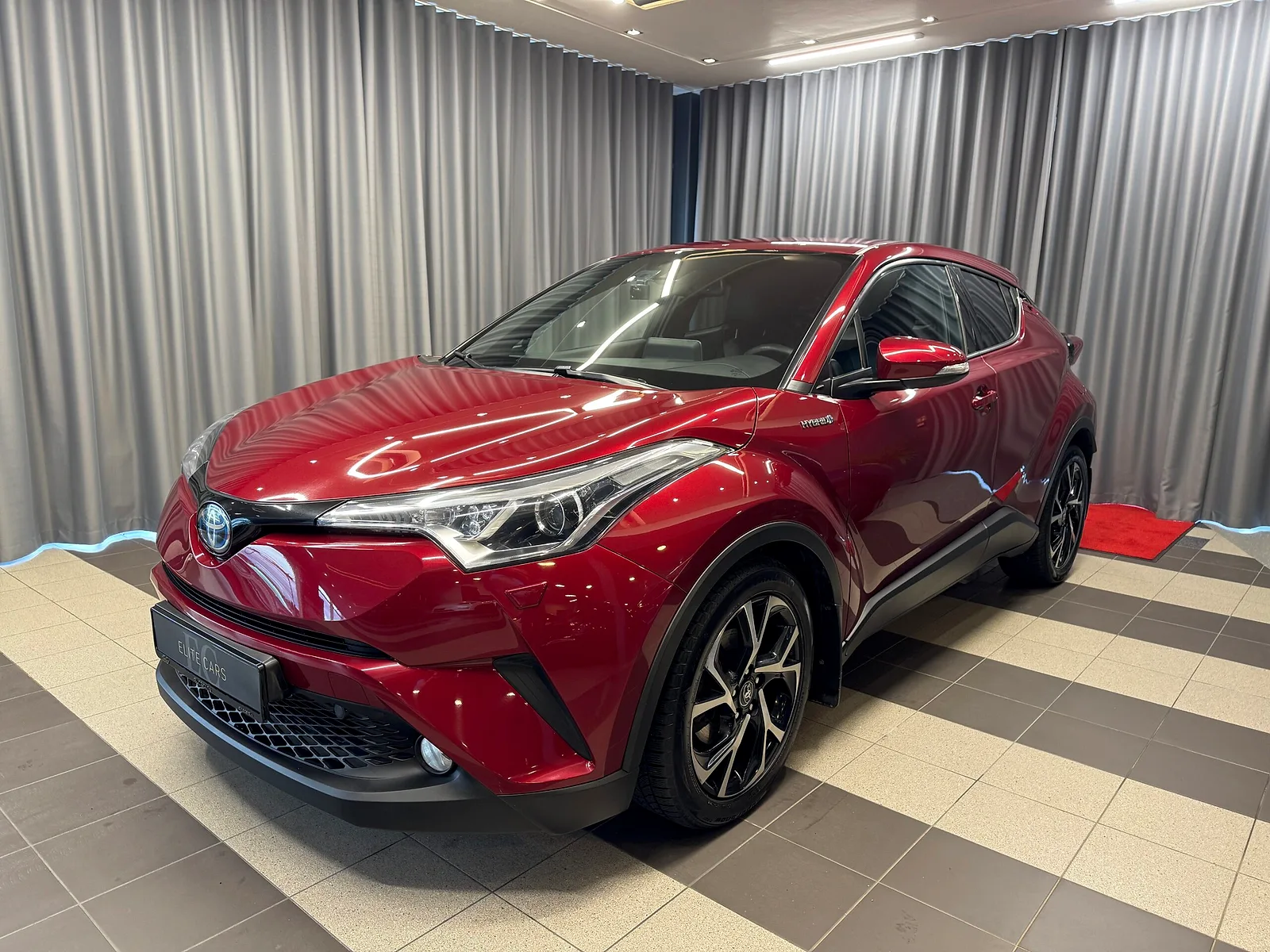 Toyota CHR, 2019. gads