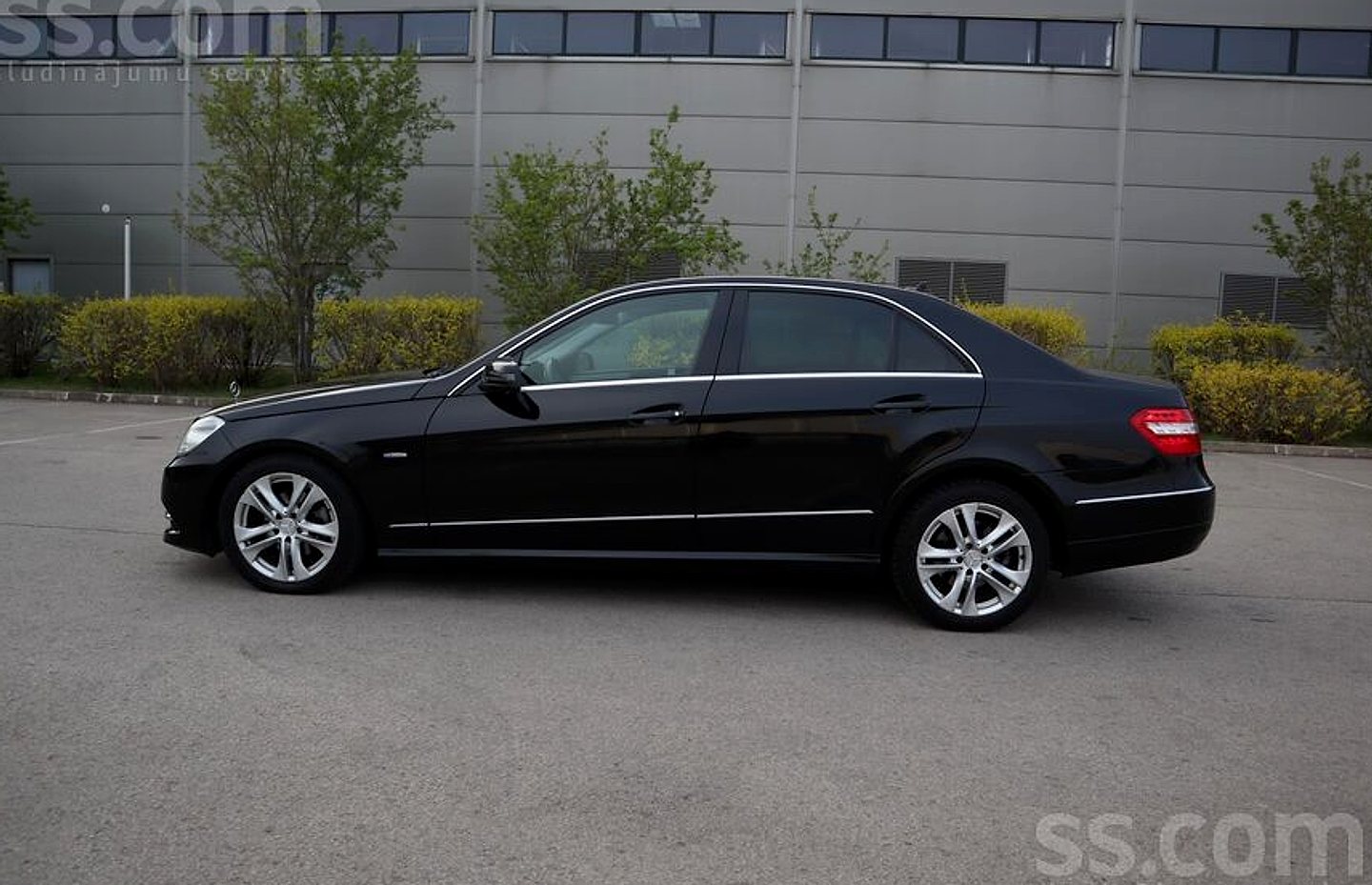 Mercedes-Benz E200 — foto 6