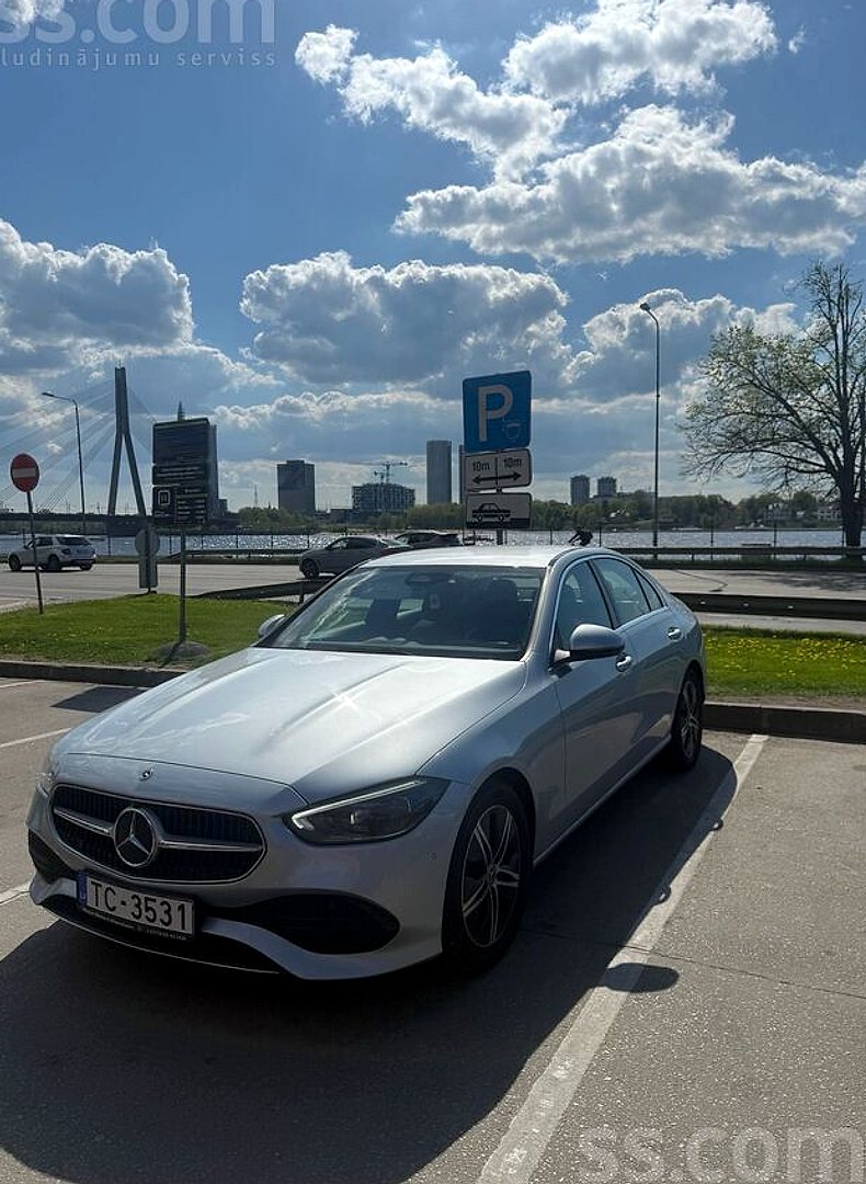 Mercedes-Benz C300 — foto 2