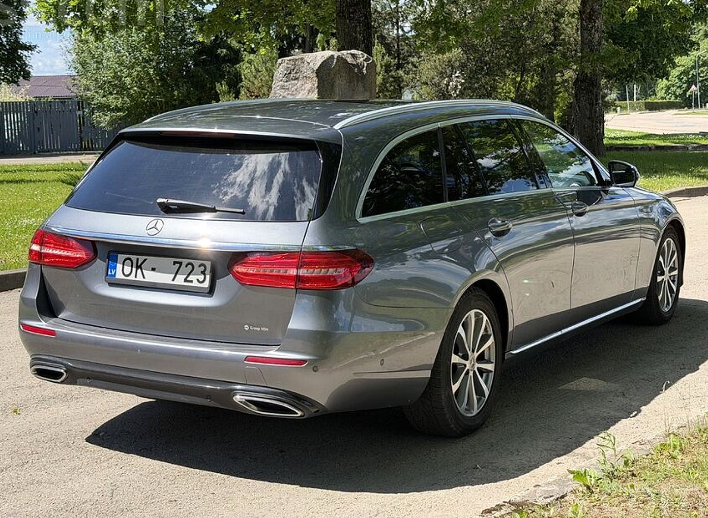 Mercedes-Benz E200 — foto 2