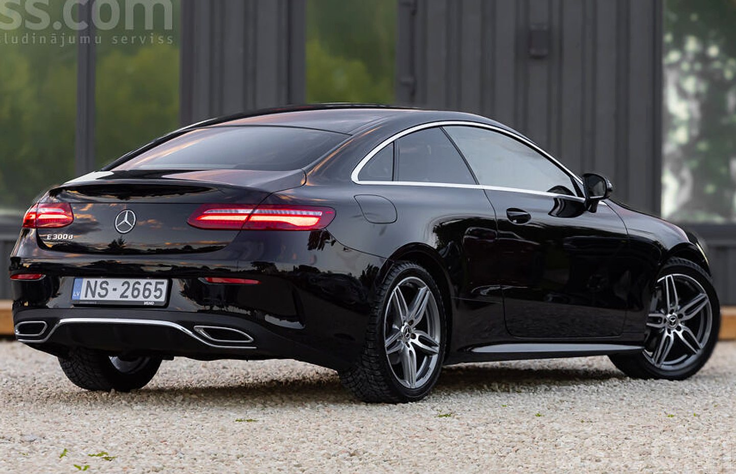 Mercedes-Benz E300 — foto 4