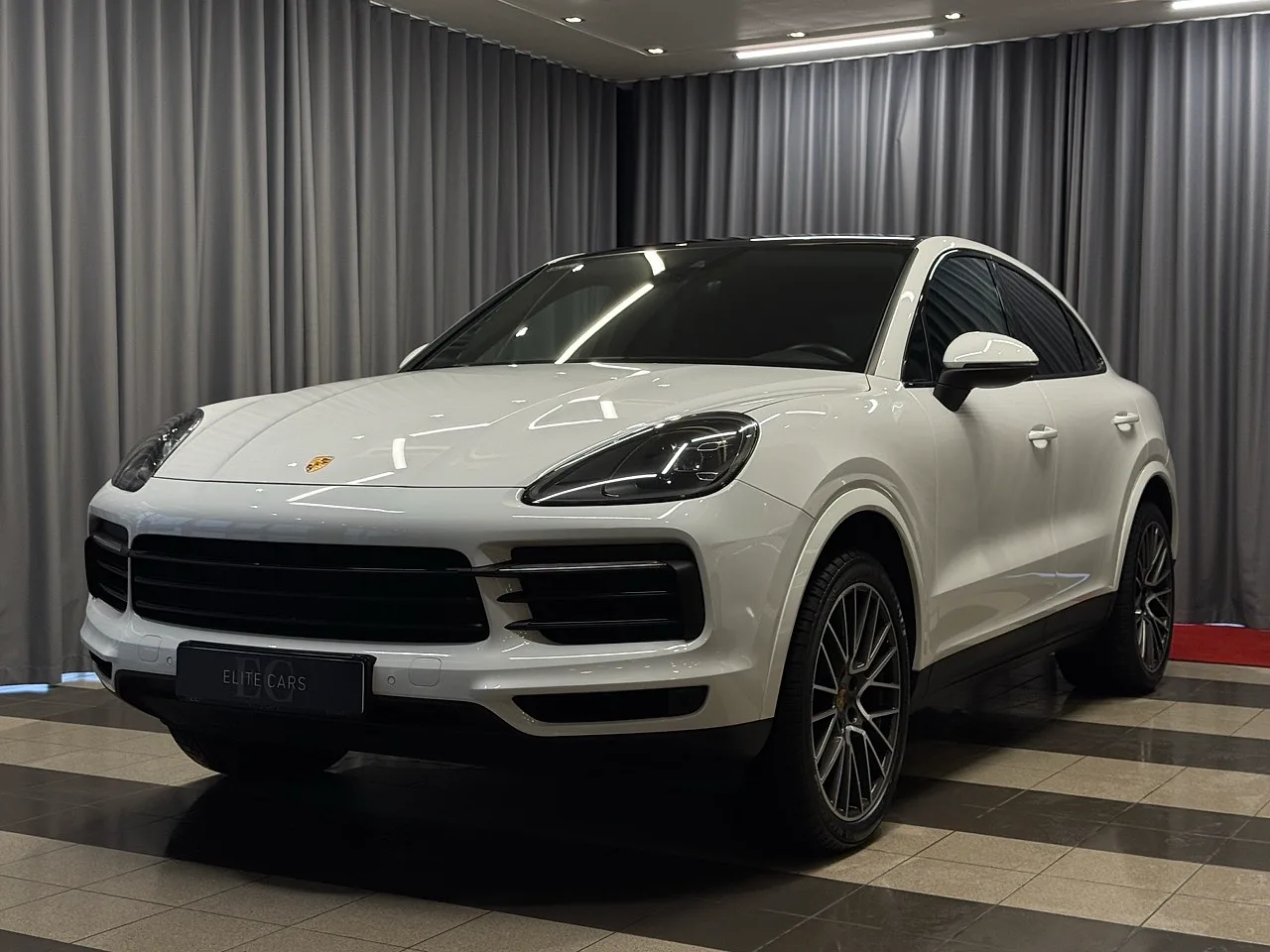 Porsche Cayenne, 2020. gads