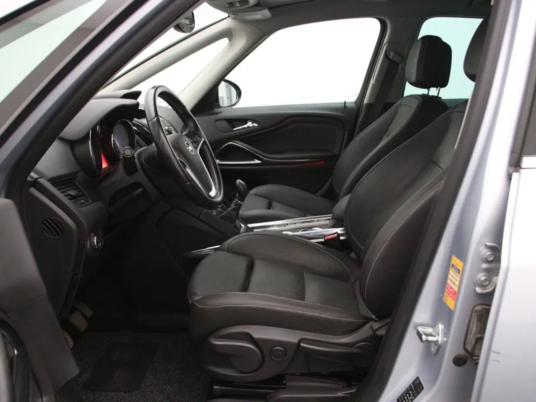 Opel Zafira Tourer — foto 5