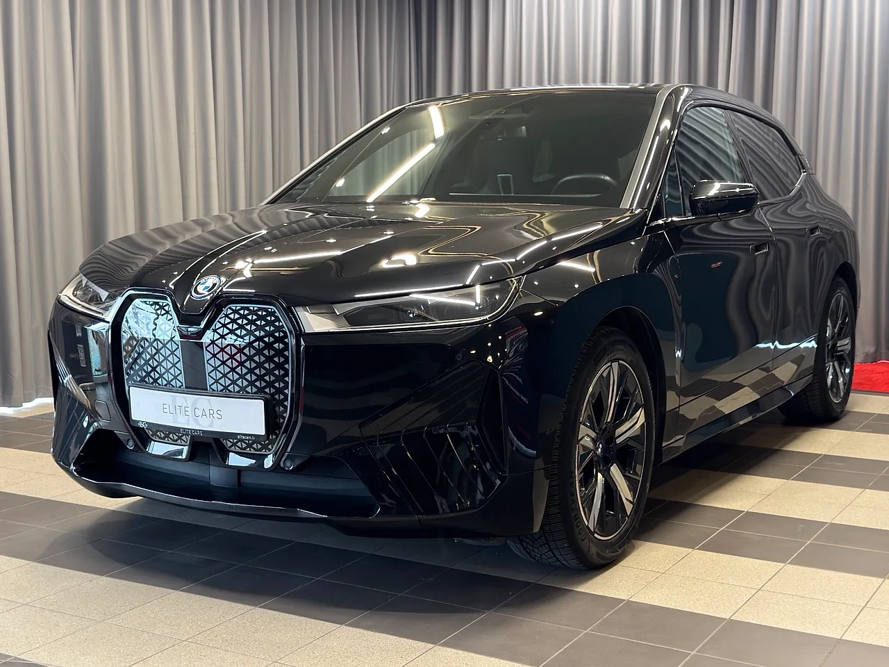 BMW IX, 2022. gads