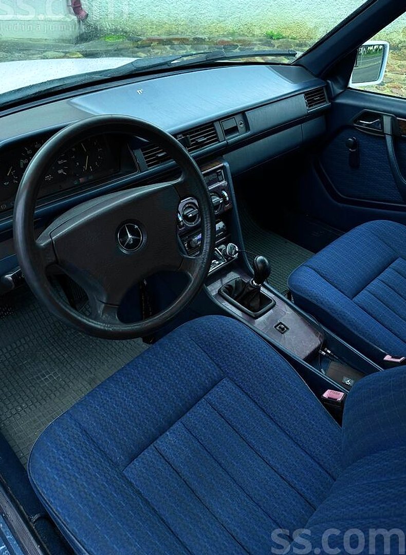 Mercedes-Benz E200 — foto 6