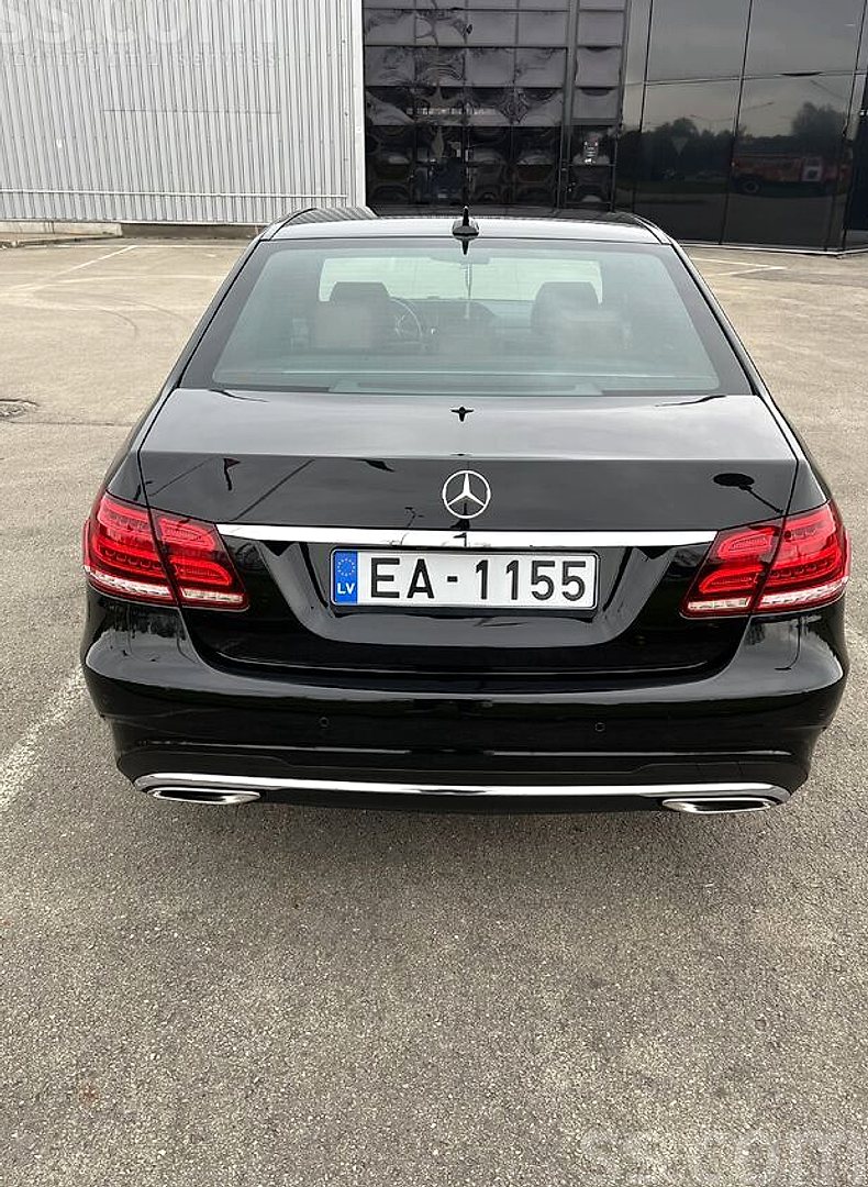 Mercedes-Benz E220 — foto 5