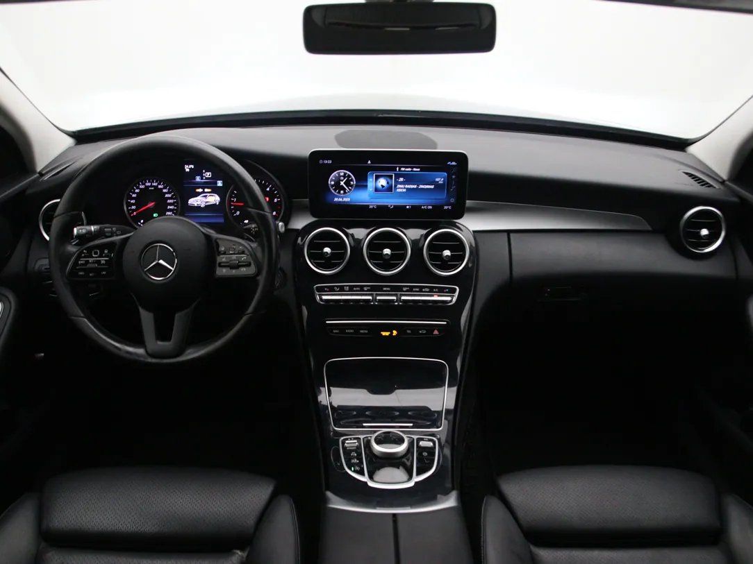MERCEDES BENZ C200 — foto 3