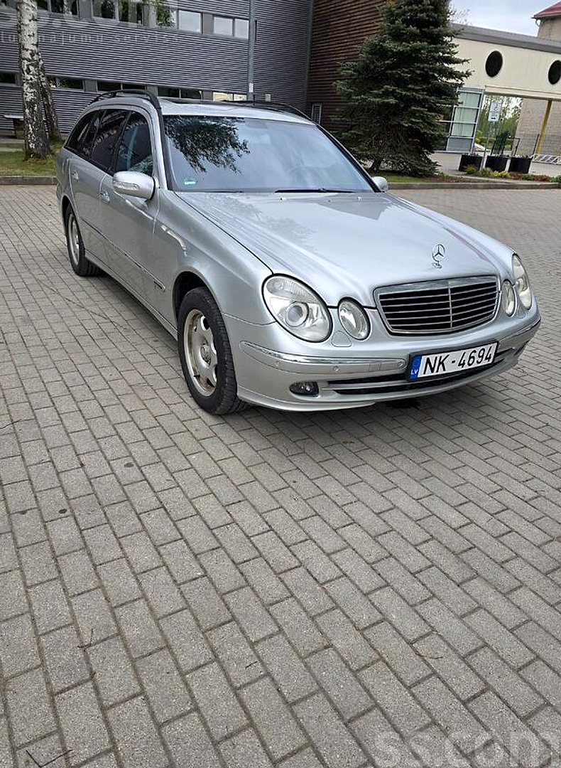 Mercedes-Benz E320 — foto 3