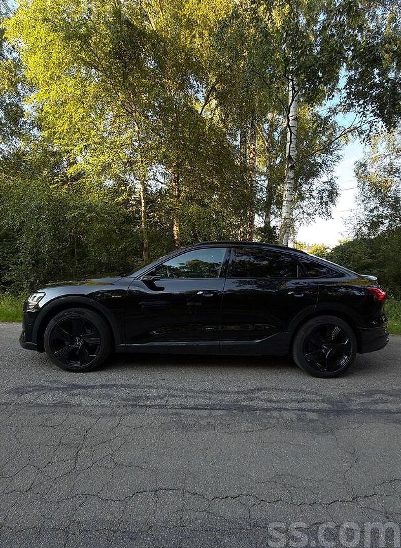 Audi E-tron — foto 2
