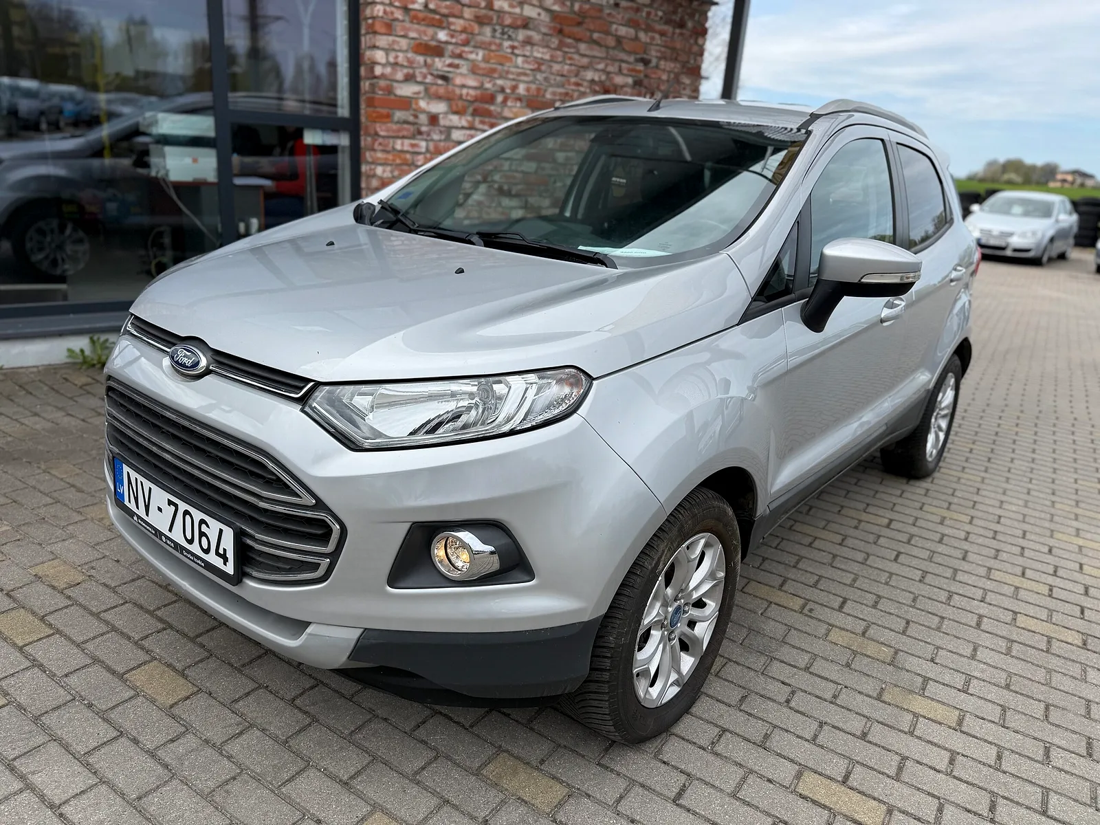 Ford Nav pieejams, 2016. gads
