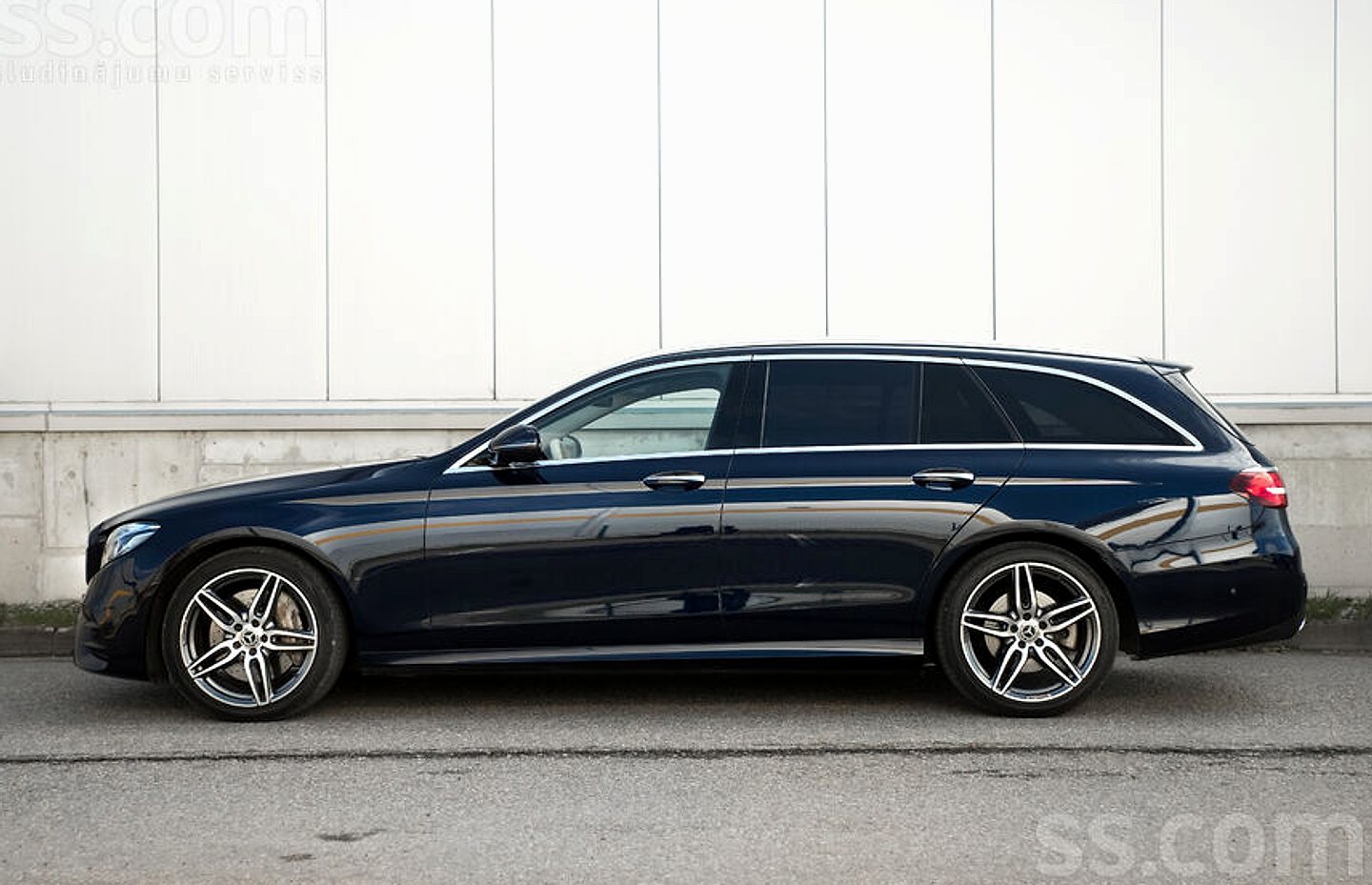 Mercedes-Benz E350 — foto 2