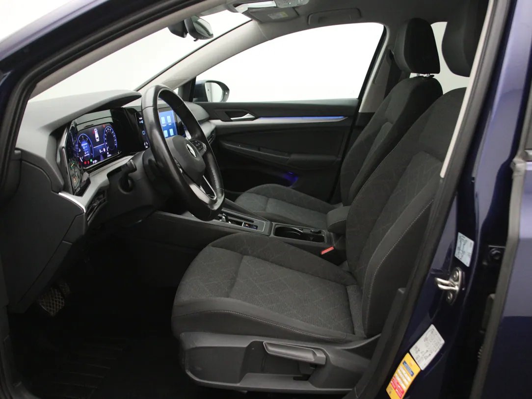 Volkswagen Golf 8 — foto 5