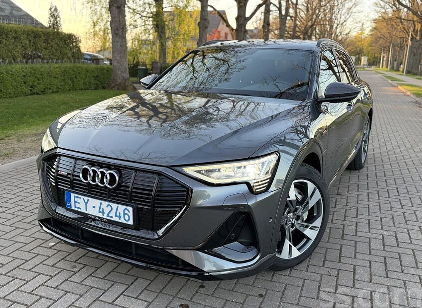 Audi E-tron — foto 3