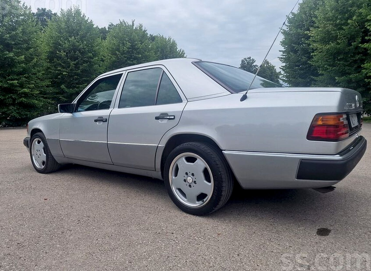 Mercedes-Benz E320 — foto 2