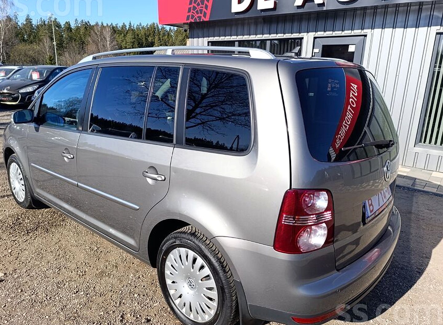 Volkswagen Touran — foto 3